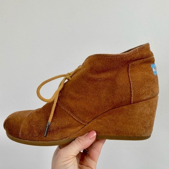TOMS Desert Chestnut Suede Wedge Ankle Boots | Lace-Up Plaid Lined - Picture 7 of 14
